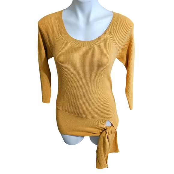 Soho Jeans Side Tie 3/4 sleeve top Golden Yellow Size M - Picture 1 of 8